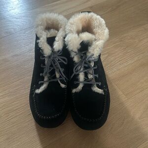 Ugg moccasin, size 7